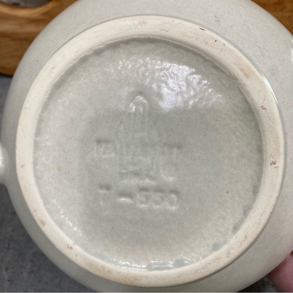 Pfaltzgraff Yorktowne tea pot with lid - Picture 9 of 11